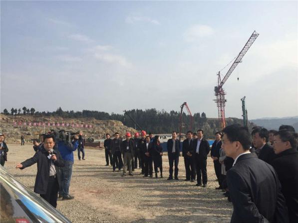 恩陽區(qū)教育科技園——領(lǐng)導(dǎo)視察.jpg 恩陽區(qū)教育科技園——領(lǐng)導(dǎo)視察.jpg