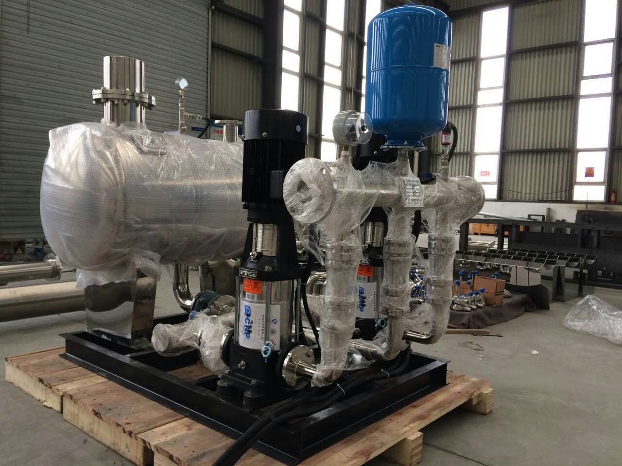 工廠辦公樓供水為何會(huì)選用無(wú)負(fù)壓供水設(shè)備?